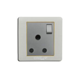GOLD- 15A 3 PIN SOCKET